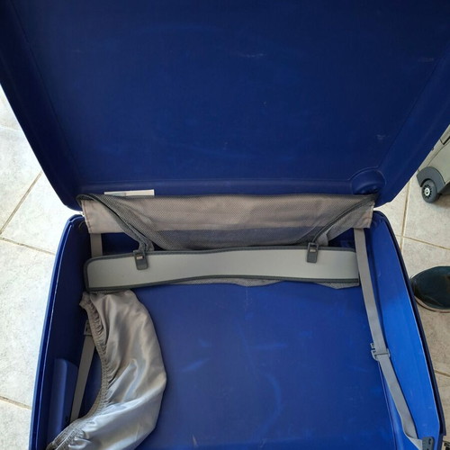 Samsonite vintage 80`s suitcase used, blue with 2 wheels