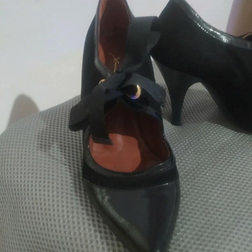 Chaniotakis black pumps like new