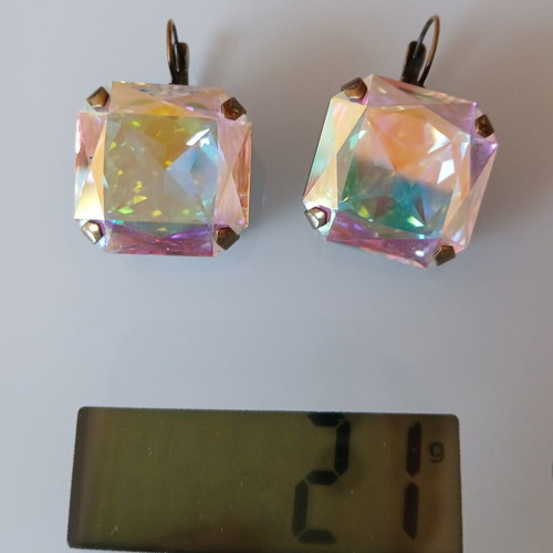 Art Wear Dimitriadis Earrings like new with iridescent crystals