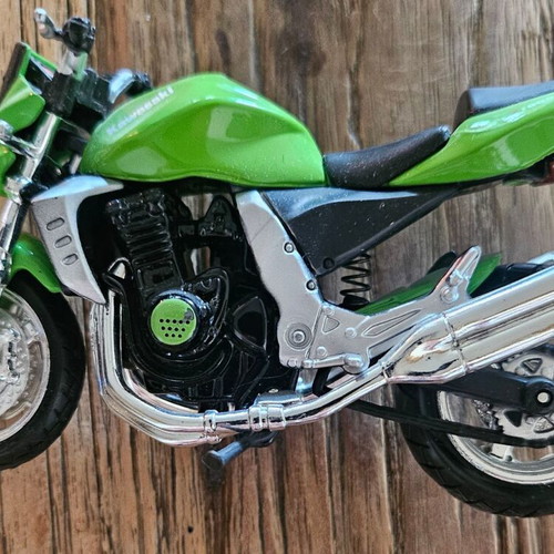 Kawasaki Z1000 model motorcycle like new