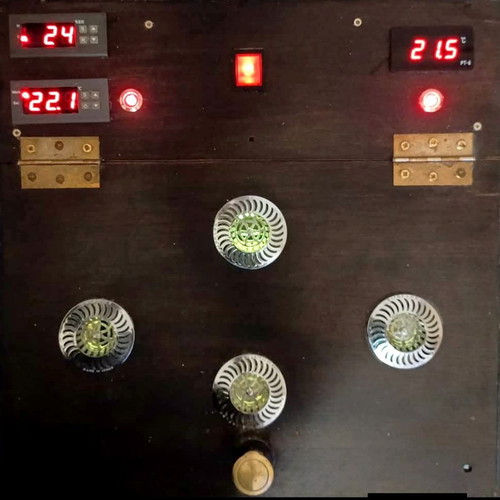 Brooder bird incubator like new with digital thermostat and LED lighting