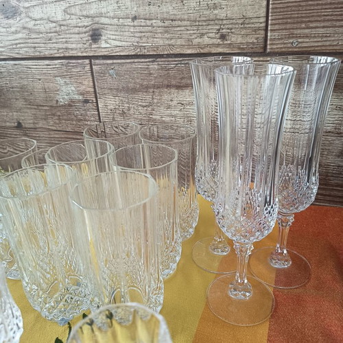 Vintage crystal glass set of 24 in excellent condition