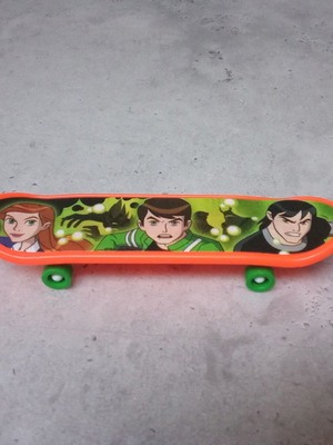 Vintage collectible skate skateboard toy miniature used
