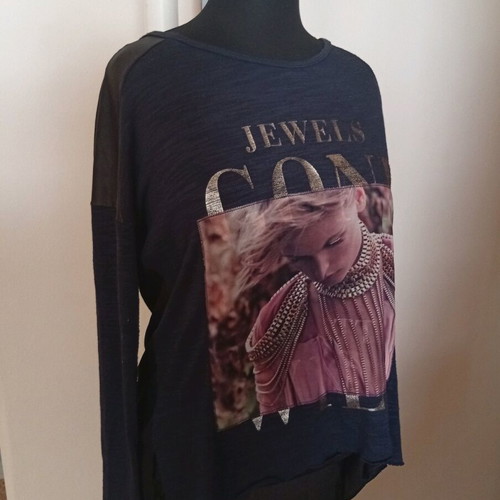 T-shirt L/XL used with soft leather shoulders and semi-transparent back