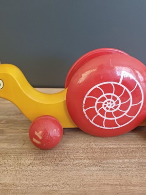 Kouvalias wooden toy used with minor wear on wheels