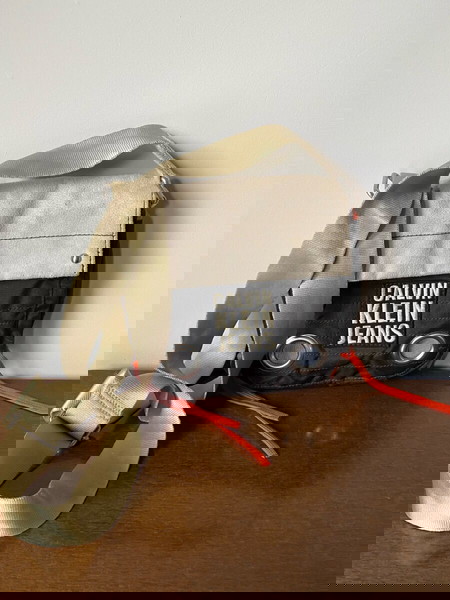 Τσαντάκι Calvin Klein Jeans