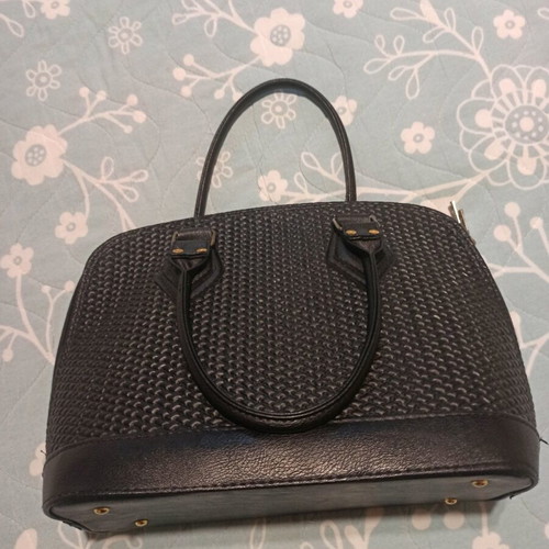Black handbag like new