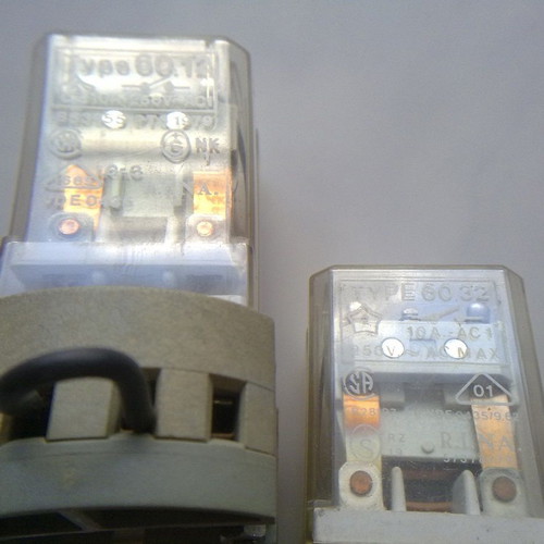 Relay 220V set of 3 like new, TYPE 6012 6032 845
