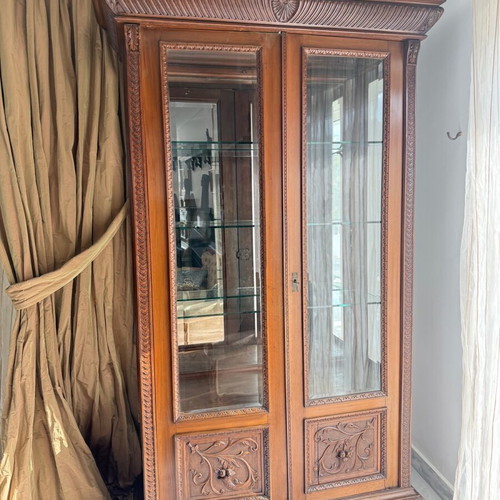 Antique showcase 1920 era like new