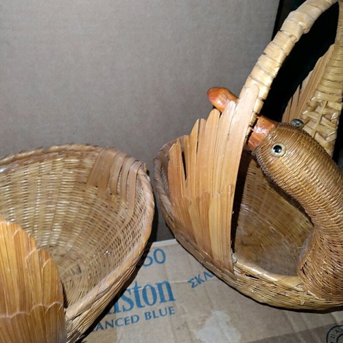 Duck-shaped woven baskets new, pack, bird design