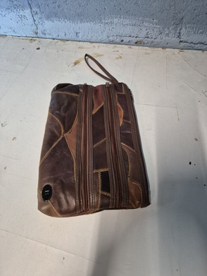Handbag faux leather like new with multiple zip compartments