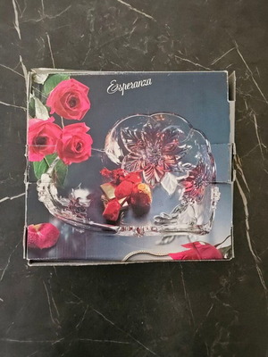 Glass bowl used
