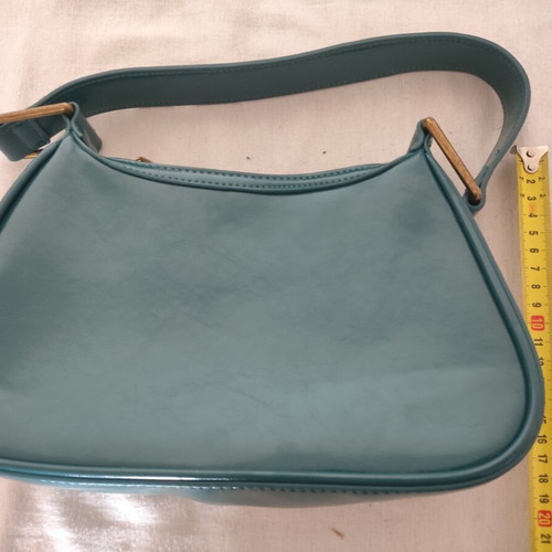 Green Handbag Pull and Bear like new