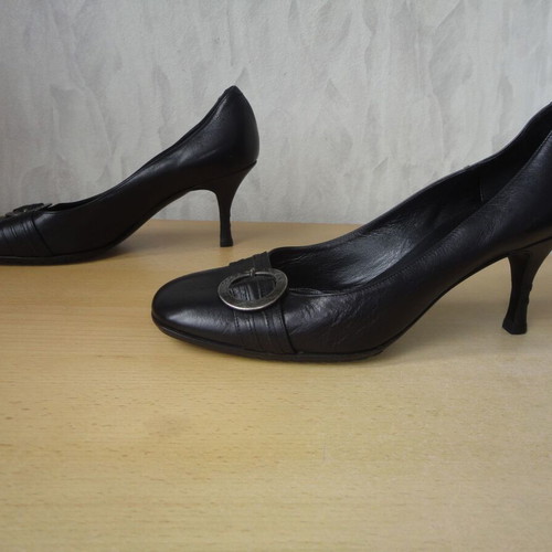 Emporio Armani women's high heel shoes size 40 like new, black leather