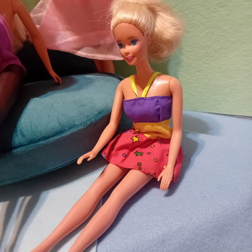 Barbies vintage lot used, 3 different dolls including Pocahontas