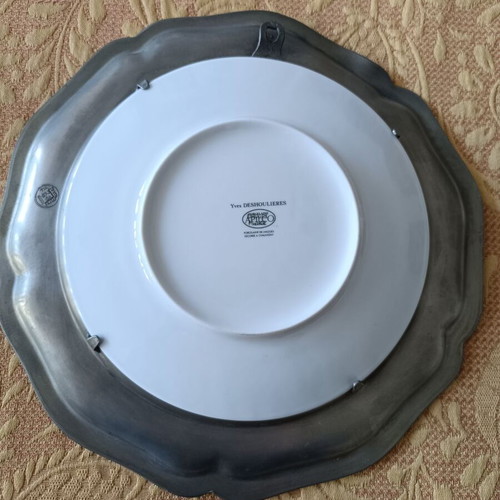 Limoges decorative plate like new with pewter frame