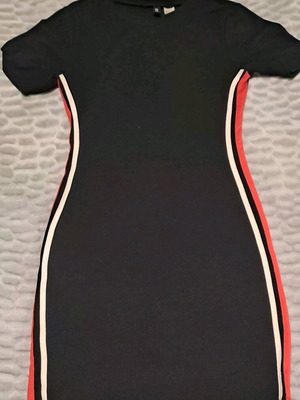 H&M slim mini dress with side stripes like new, black size M