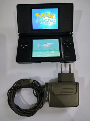 Κονσόλα Nintendo DS Lite μεταχειρισμένη με παιχνίδι Pokémon SoulSilver και φορτιστή