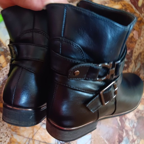 Voi&Noi low ankle boots size 37 used, black with warm lining and zipper