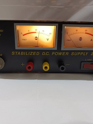ZETAGI 1220S τροφοδοτικό μεταχειρισμένο, πολύ καλή κατάσταση