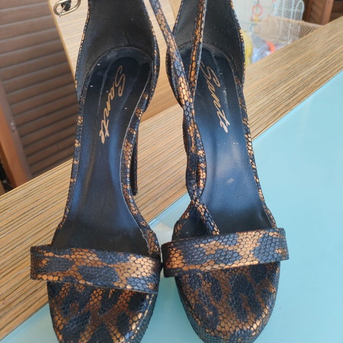 Sante platform sandals like new, size 39, black and gold