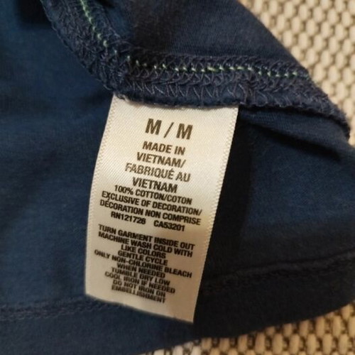 Aeropostale t-shirt size M blue used in good condition