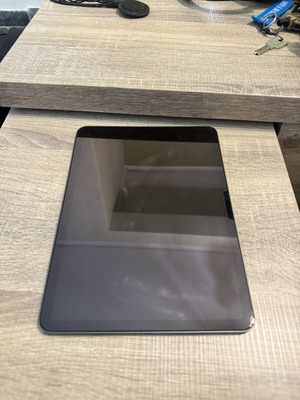 iPad Air 5ης γενιάς 64GB μεταχειρισμένο με μικρό ελάττωμα στην οθόνη
