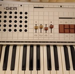 Gem G-10 harmonium keyboard