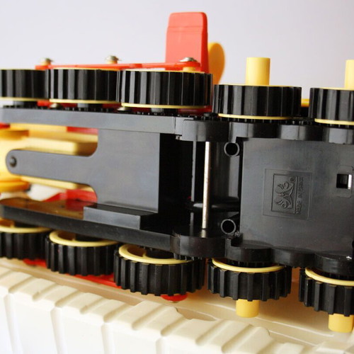 Tumbling Loco 26cm Playwell train vintage 1989 unused