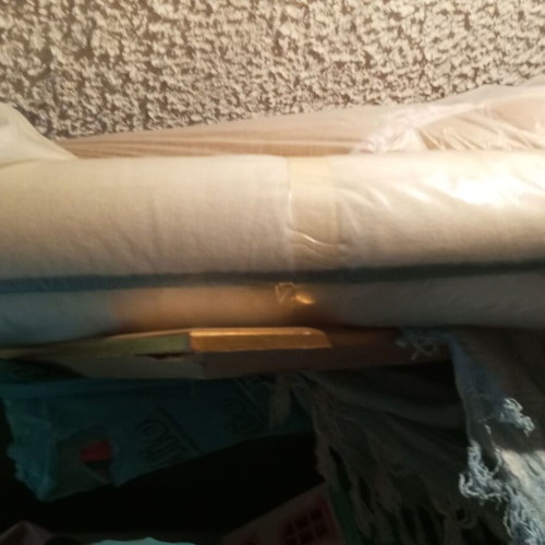 Green carpet like new, approx. 2.65x2.90m, washed and packed