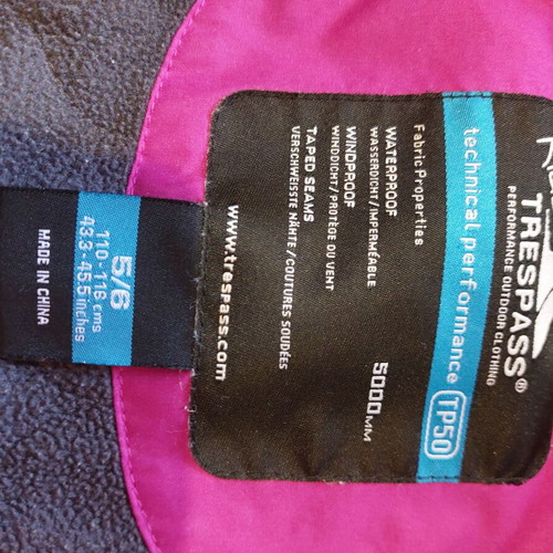 Trespass jacket for girl 6-7 years like new, windproof and insulated