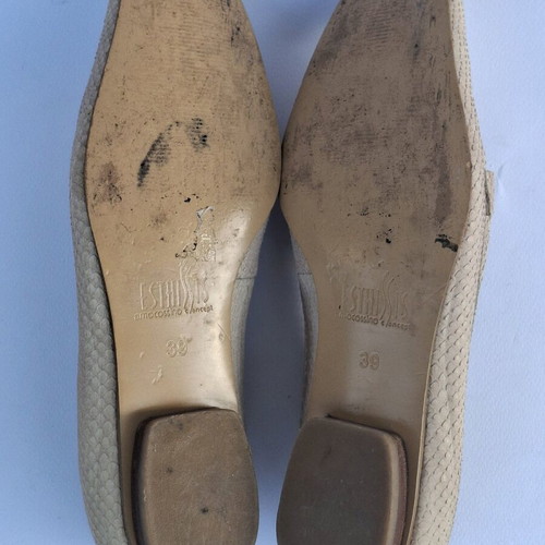 Esthissis leather moccasins size 39 like new beige