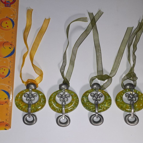 Necklaces set of 13 like new, green and red
