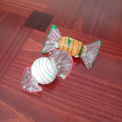 Decorative candy-shaped paperweights made of blown glass used