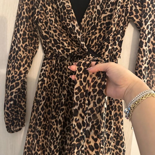 Women's dress like new, size XS with belt