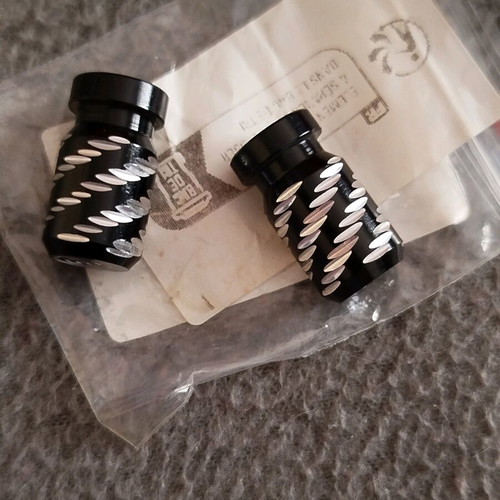 Valve caps for road engine and bicycle new, set of 2 pieces