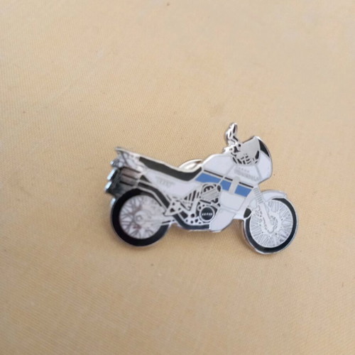 Metal lapel pin Honda translap blue and white