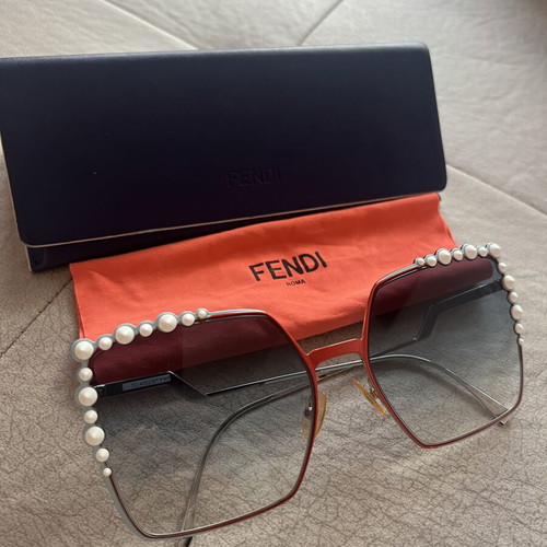 Fendi sunglasses new, silver color