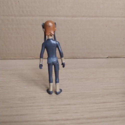 Ben 10 Gwen figure 7 cm like new