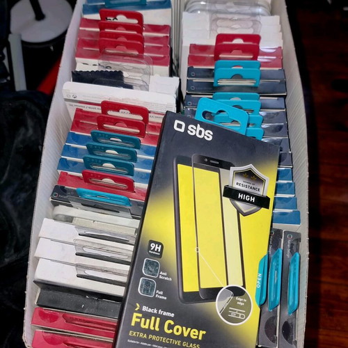 Mobile phone glass and cases new, pack of over 195 pieces