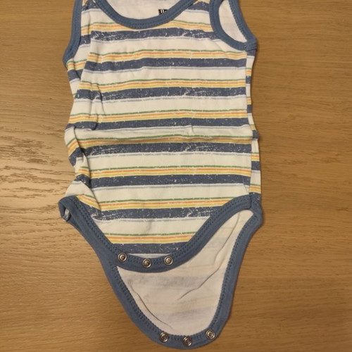 HB Sleeveless Baby Romper like new, 3 to 6 months