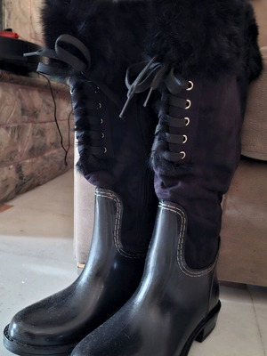 Roselight galotses new, black with fur and zipper, size 37
