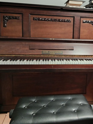 Zimmerman Upright Piano 1925 like new