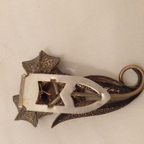 Dress clip vintage used