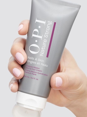 OPI Nature Strong Nails & Skin Moisture Mission Hand & Foot Cream 100ml new