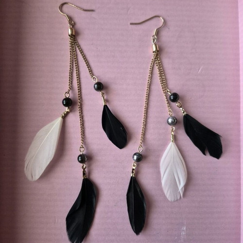 Boho feather dangle earrings like new, black and white