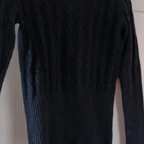 Black V-neck sweater like new, size S/36/8