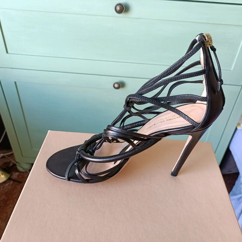 Alessandro Dell Acqua high heels size 40 like new, black
