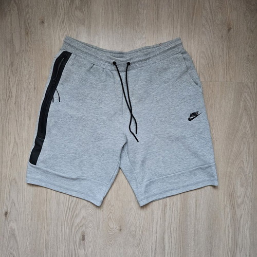 Nike Tech Fleece shorts like new, size L, grey