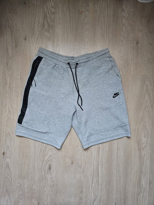 Nike Tech Fleece σορτς σαν καινούργιο, μέγεθος L, γκρι